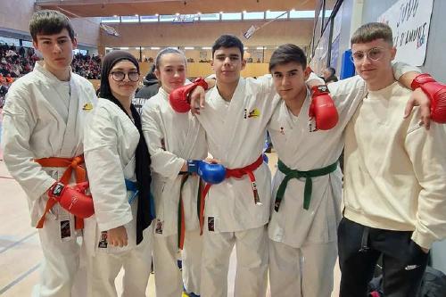 L'Escola de Karate Senshi Dojo obté nou podis al Campionat de Catalunya de kyus