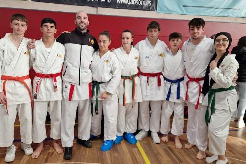 L'Escola de Karate Senshi Dojo aconsegueix una desena de podis en el Campionat de Catalunya de kyus
