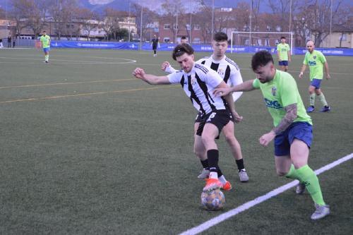 La UCF Santa Perpètua guanya el Montornès Norte i es manté en la lluita per l'ascens 